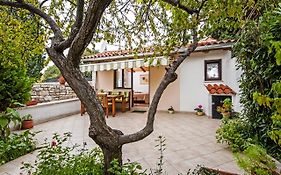Apartments & Rooms Chiara